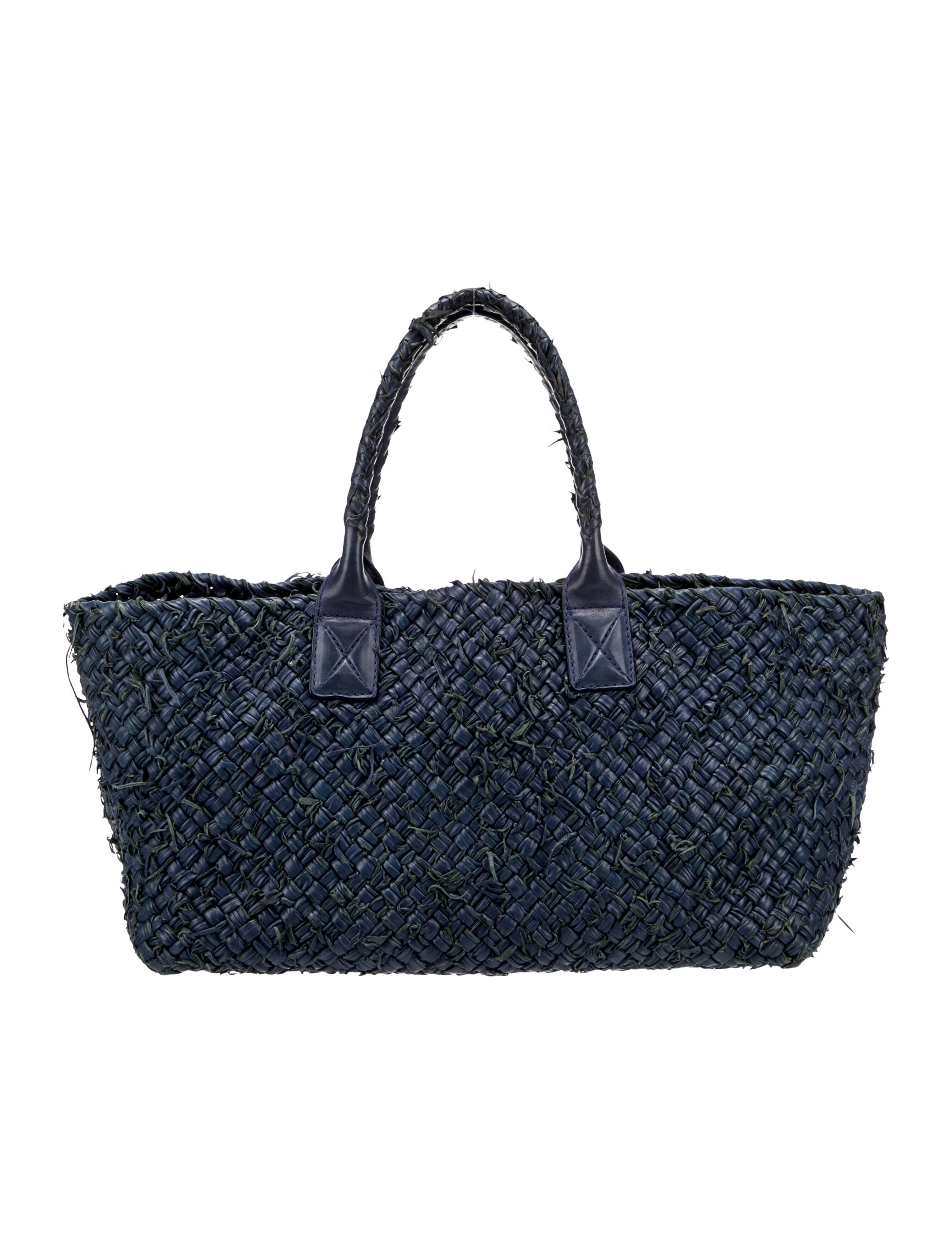 Bottega Veneta Intrecciato Cabat Medium
