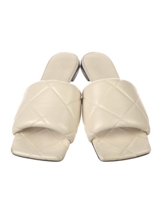 Bottega Veneta Quilted Pattern Leather Slides