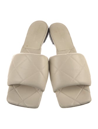 Bottega Veneta Lido Leather Slides