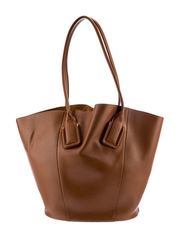Bottega Veneta Totes Leather Basket Tote