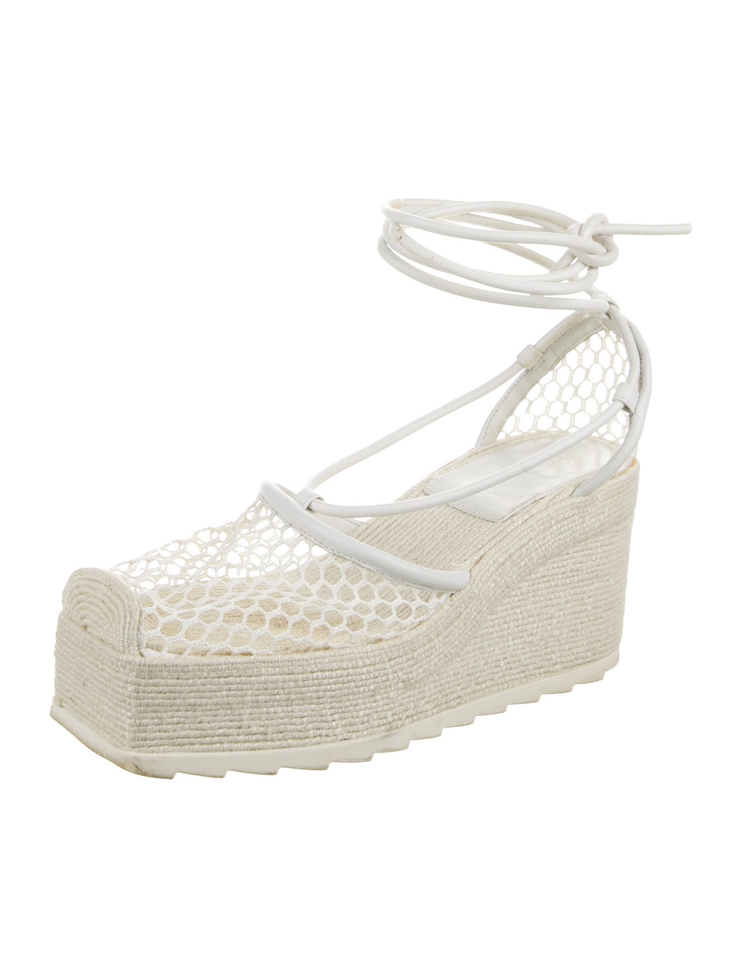 Bottega Veneta Leather Leather Trim Embellishment Pumps