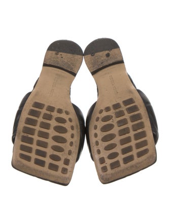 Bottega Veneta Quilted Pattern Leather Slides