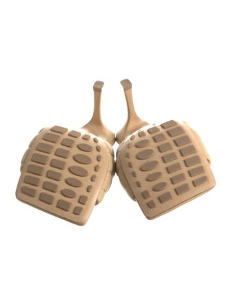 Bottega Veneta Quilted Pattern Leather Slides