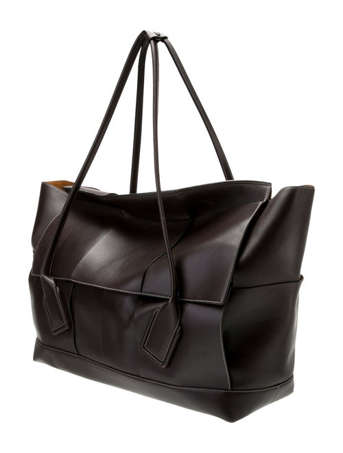 Bottega Veneta Intrecciato Arco Maxi