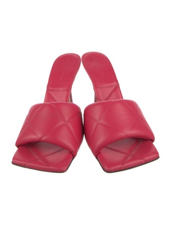 Bottega Veneta Quilted Pattern Leather Slides