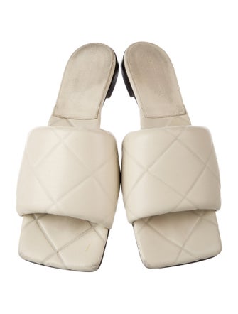 Bottega Veneta Quilted Pattern Leather Slides