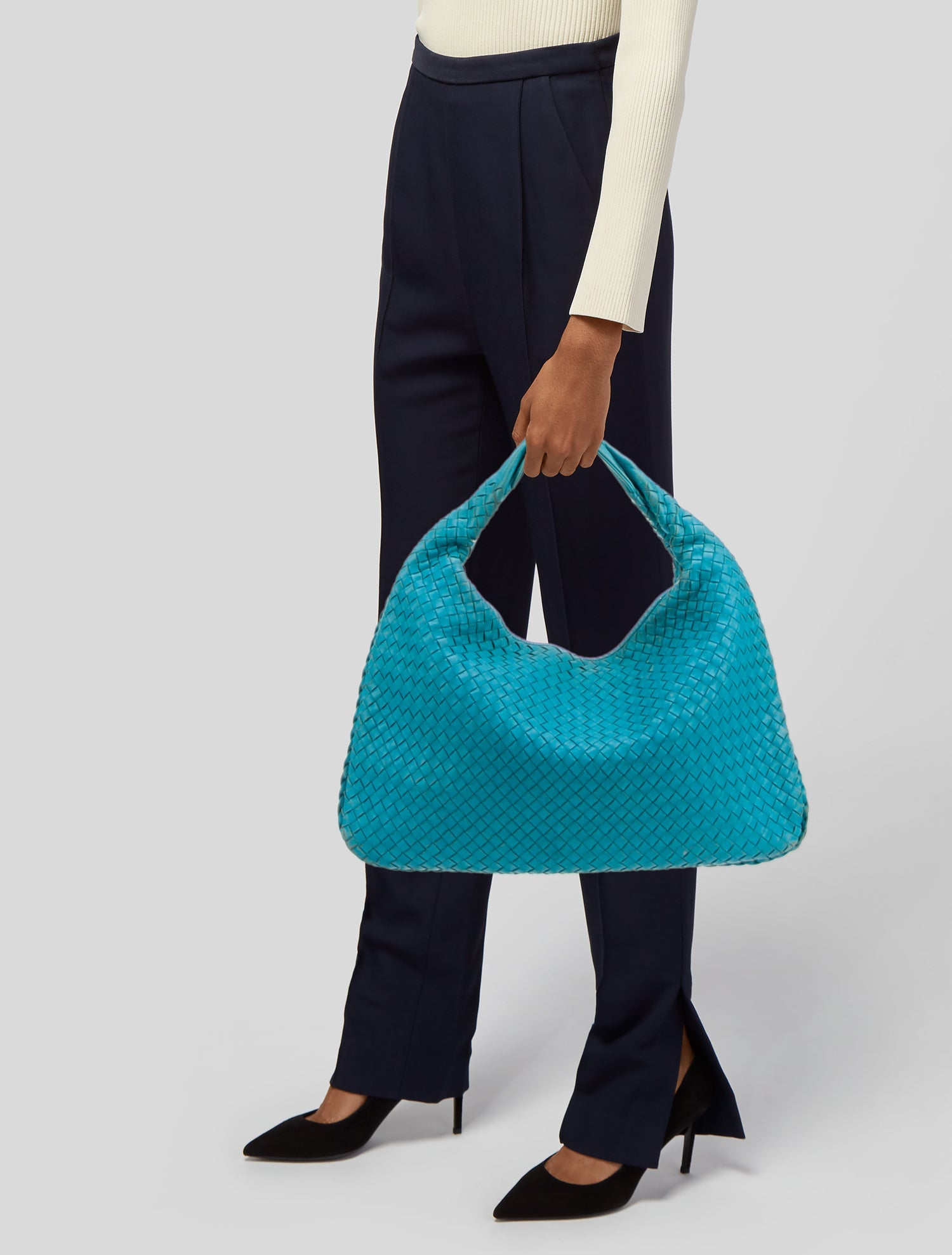 Bottega Veneta Intrecciato Veneta Hobo Medium