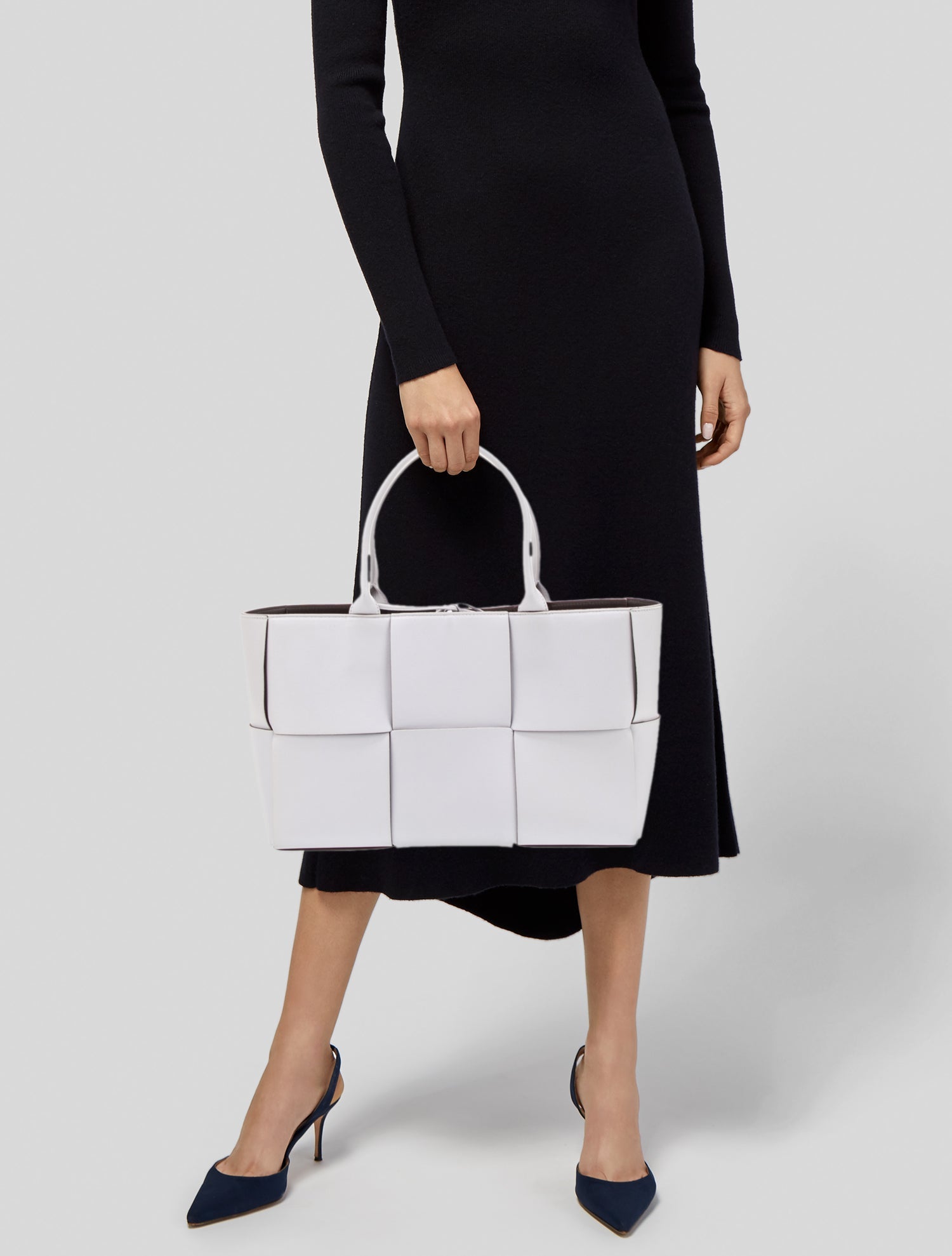 Bottega Veneta Intrecciato Arco Medium