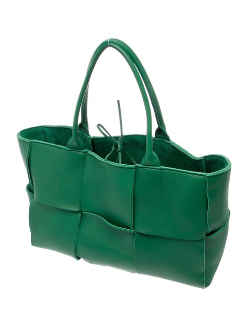 Bottega Veneta Intrecciato Arco Medium