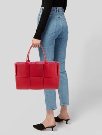 Bottega Veneta Intrecciato Arco Medium