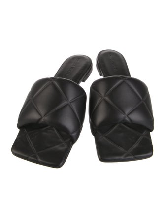 Bottega Veneta Quilted Pattern Leather Slides