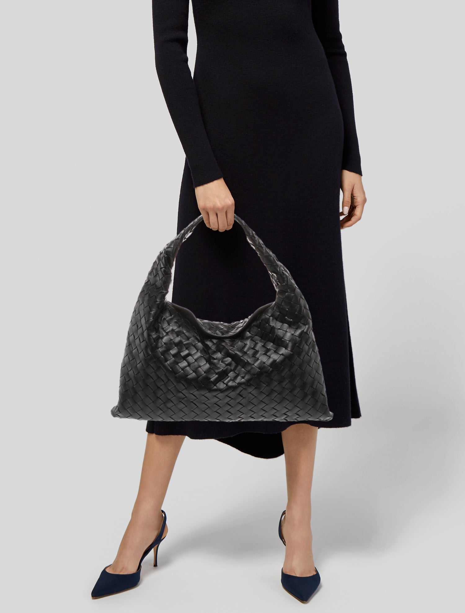 Bottega Veneta Intrecciato Hop Medium