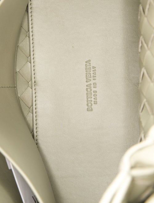 Bottega Veneta Intrecciato Andiamo Medium
