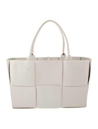 Bottega Veneta Intrecciato Arco Medium