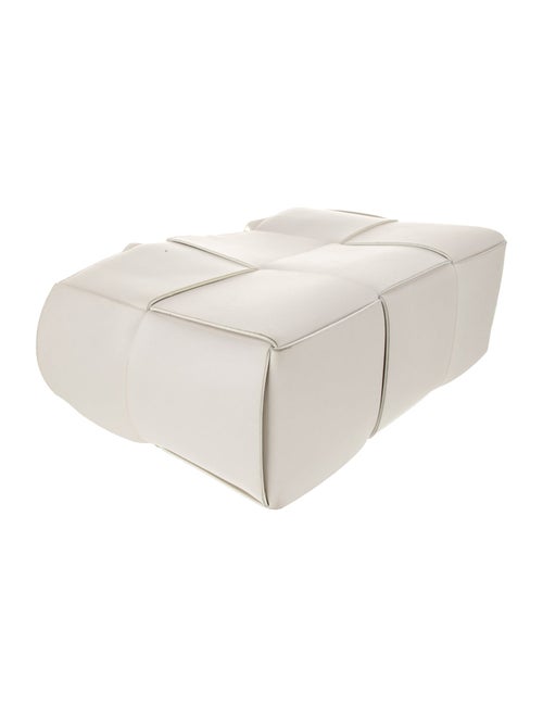 Bottega Veneta Intrecciato Arco Medium