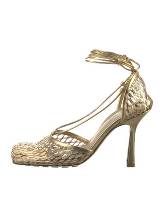 Bottega Veneta Leather Printed D'Orsay Pumps