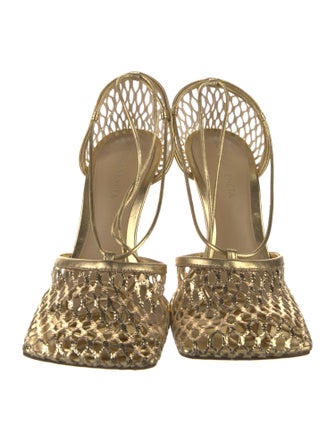 Bottega Veneta Leather Printed D'Orsay Pumps