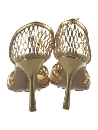 Bottega Veneta Leather Printed D'Orsay Pumps