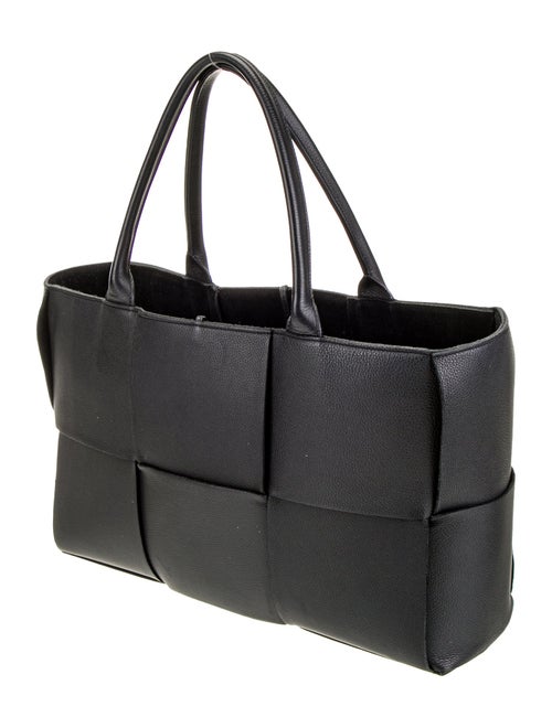 Bottega Veneta Intrecciato Arco Medium