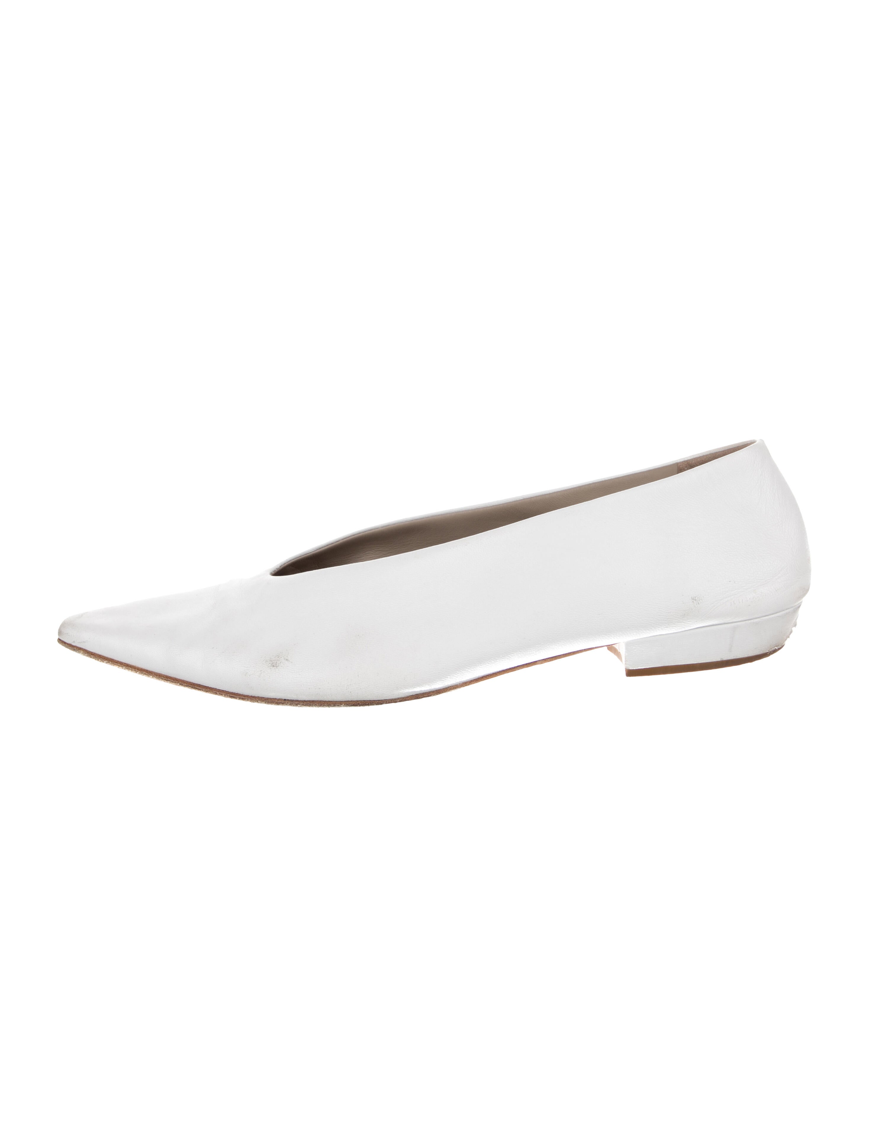 Bottega Veneta Leather Ballet Flats
