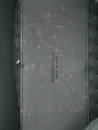 Bottega Veneta Intrecciato Andiamo Medium