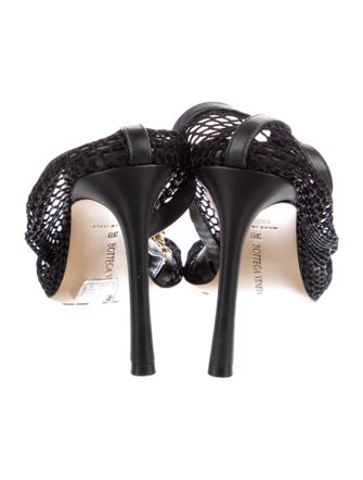 Bottega Veneta Leather Patterned Pumps