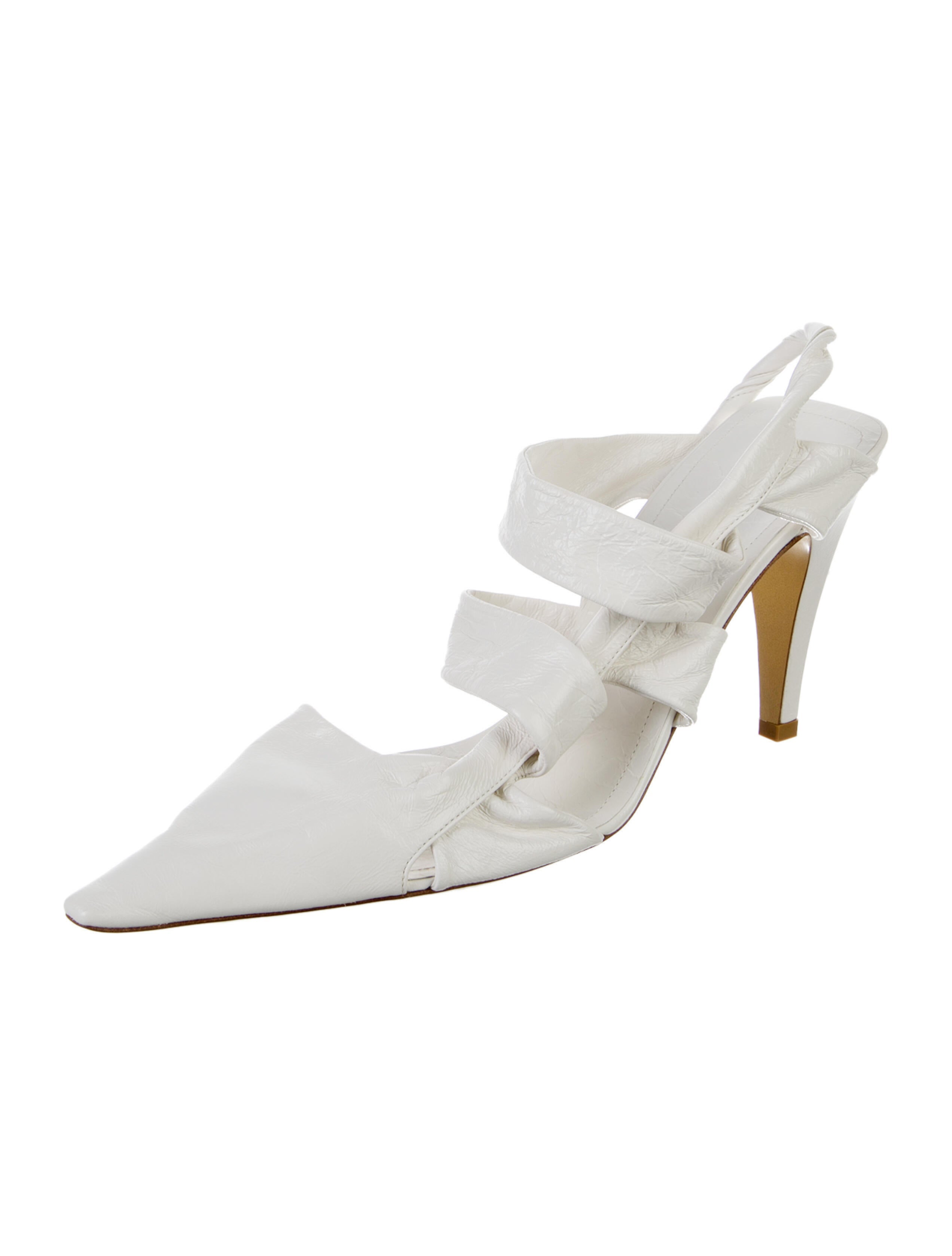 Bottega Veneta Leather Slingback Pumps