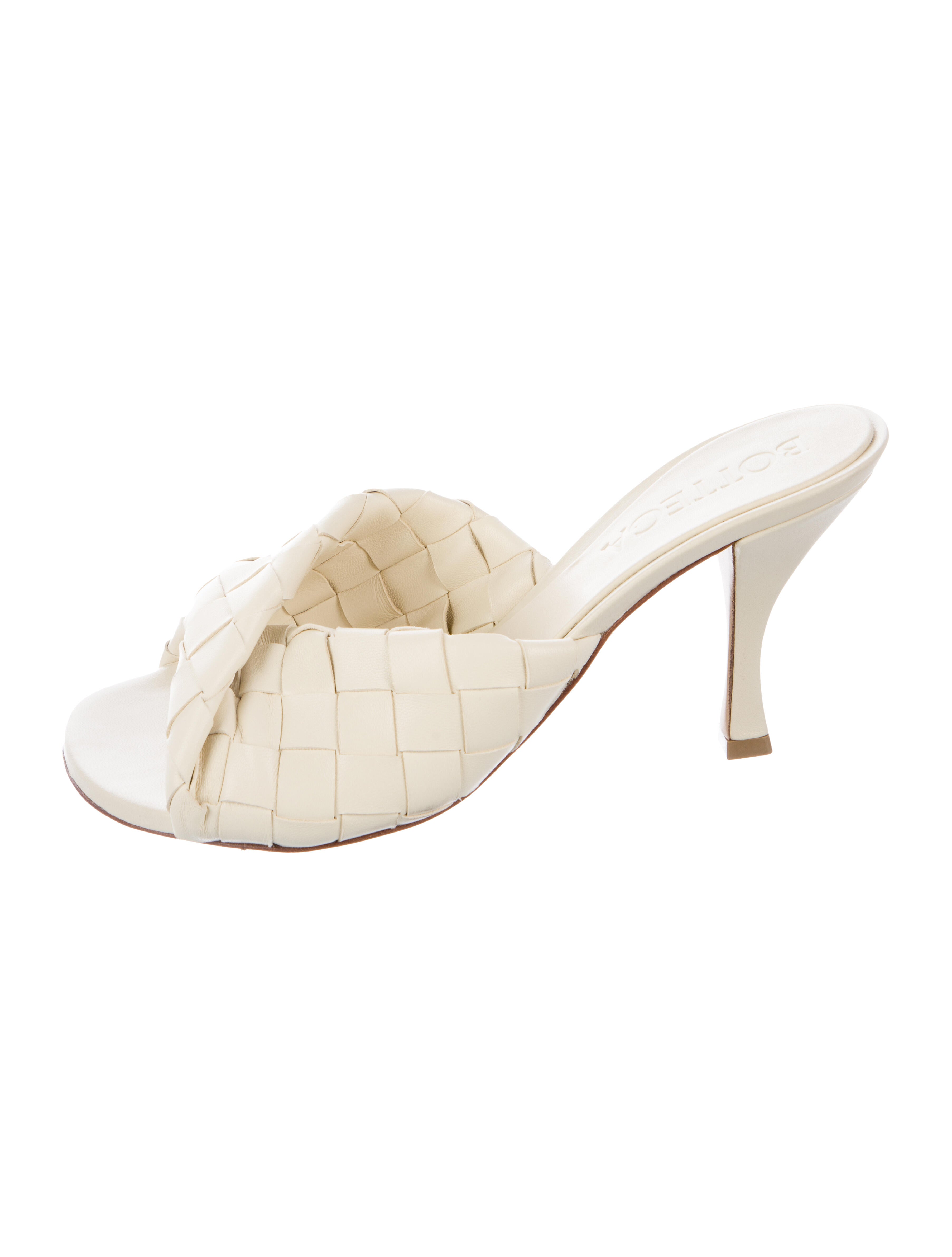 Bottega Veneta Intrecciato Weave Leather Slides