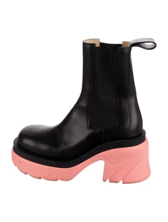 Bottega Veneta Leather Chelsea Boots