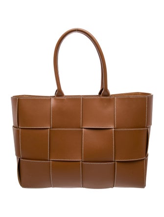 Bottega Veneta Intrecciato Arco Large