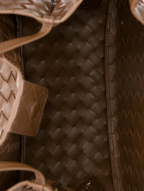 Bottega Veneta Intrecciato Campana Medium 2025
