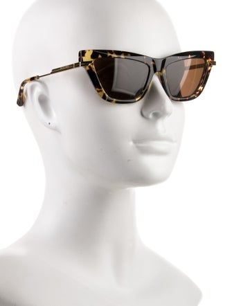 Bottega Veneta Cat-Eye Tinted Sunglasses