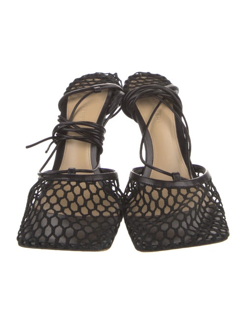Bottega Veneta Leather Leather Trim Embellishment D'Orsay Pumps