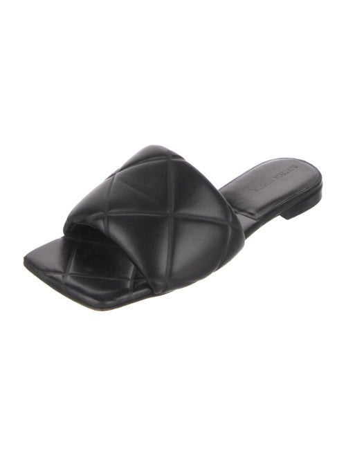 Bottega Veneta Quilted Pattern Leather Flats