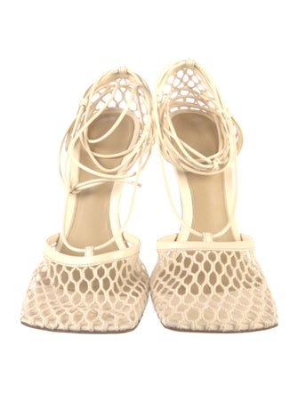 Bottega Veneta Leather Leather Trim Embellishment D'Orsay Pumps