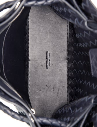 Bottega Veneta Intrecciato Andiamo Medium
