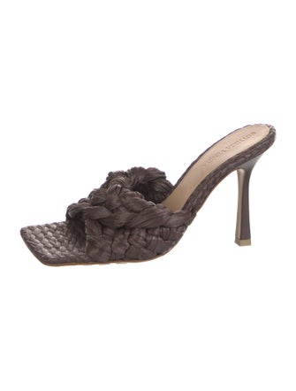 Bottega Veneta Raffia Slides