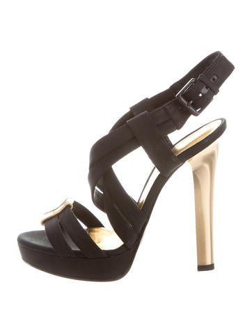 Bottega Veneta Round-Toe Buckled Sandals