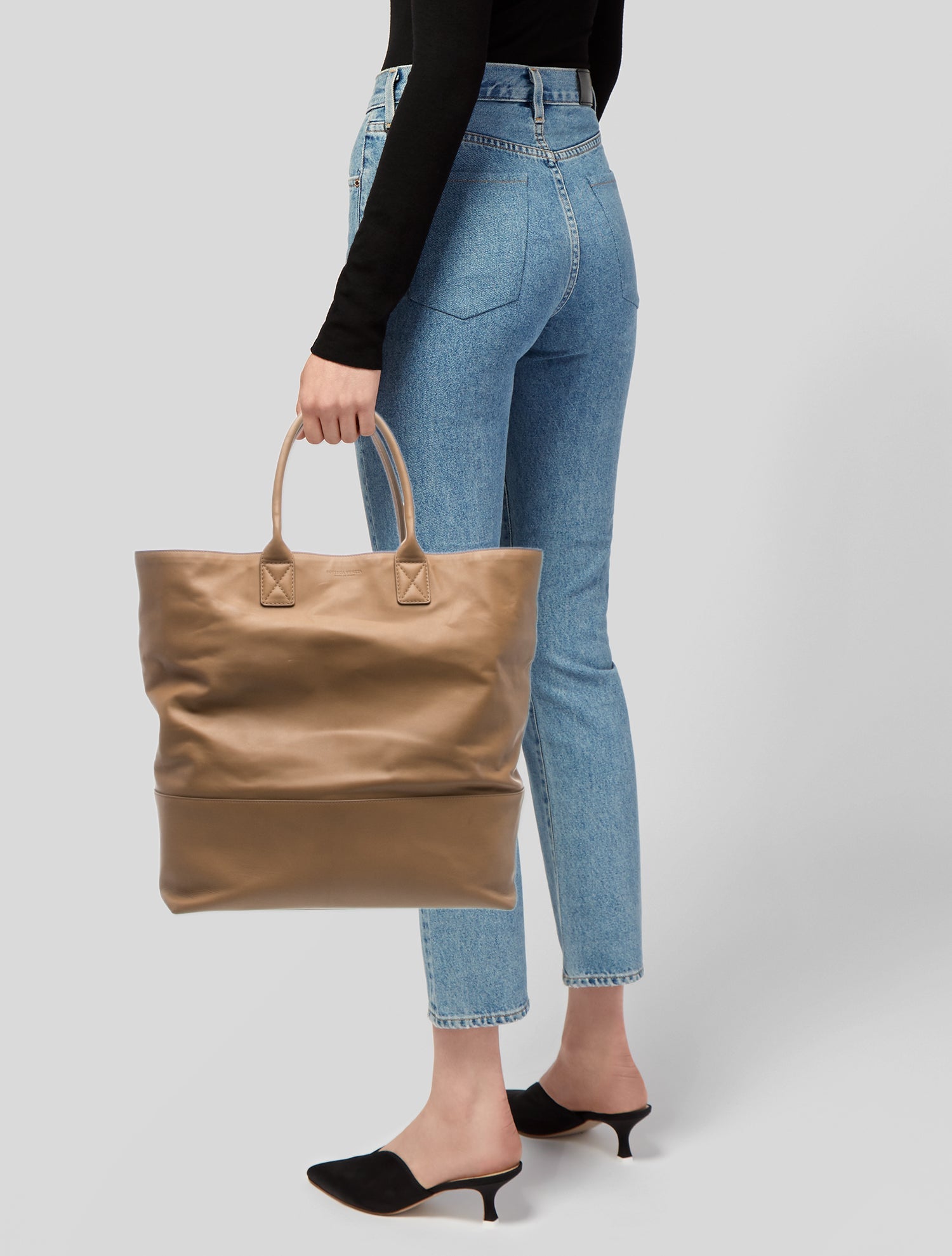 Bottega Veneta Intrecciato Maxi Cabat