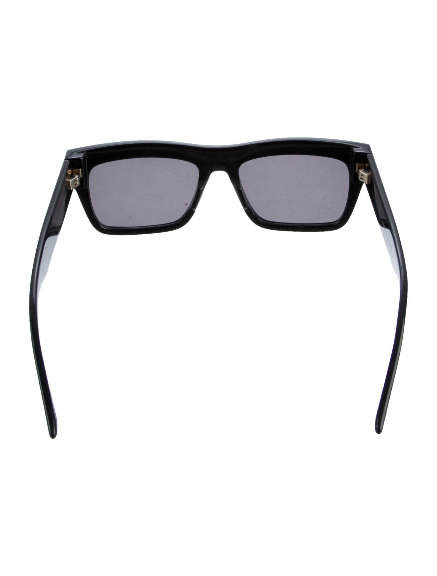 Bottega Veneta Wayfarer Tinted Sunglasses