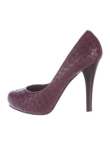Bottega Veneta Leather Intrecciato Pumps