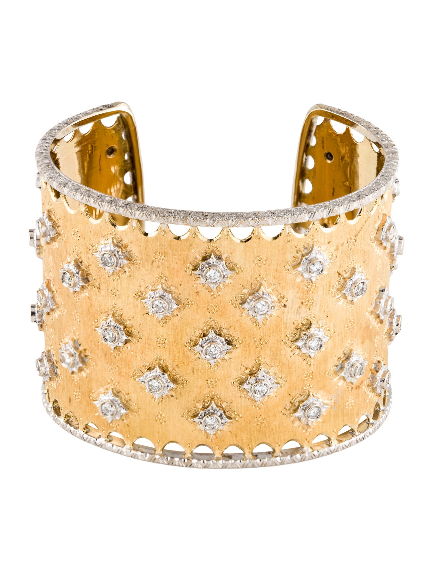 Bracelet 18K 2.15ctw Diamond Cuff