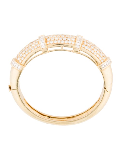 Bracelet 18K 7.80ctw Diamond Hinged Bangle Bracelet