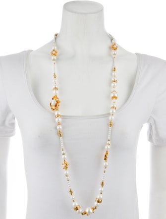 Barrera Faux Pearl & Crystal Flower Station Necklace