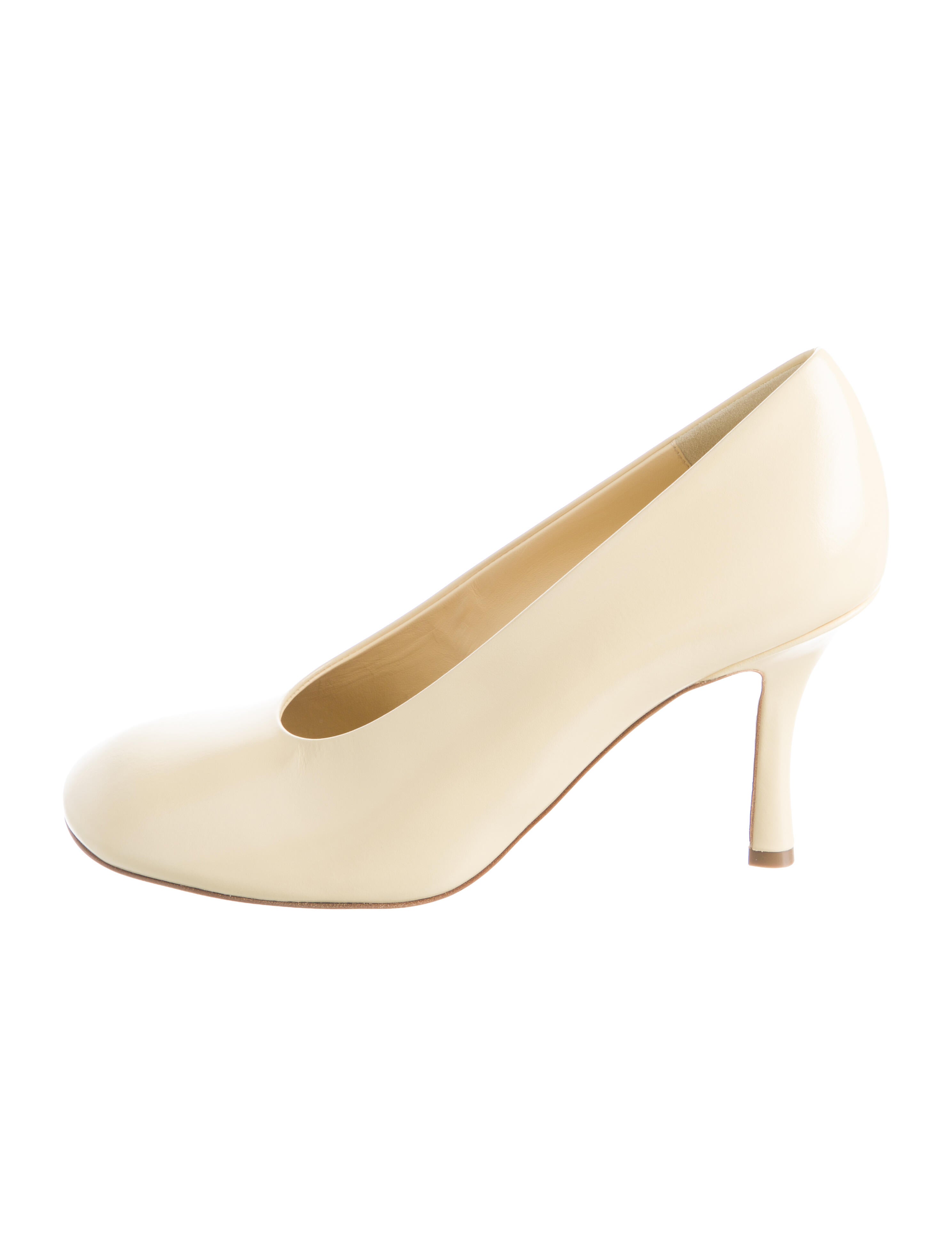 Burberry Prorsum Leather Pumps