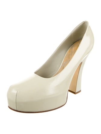 Burberry Leather Pumps