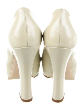 Burberry Leather Pumps