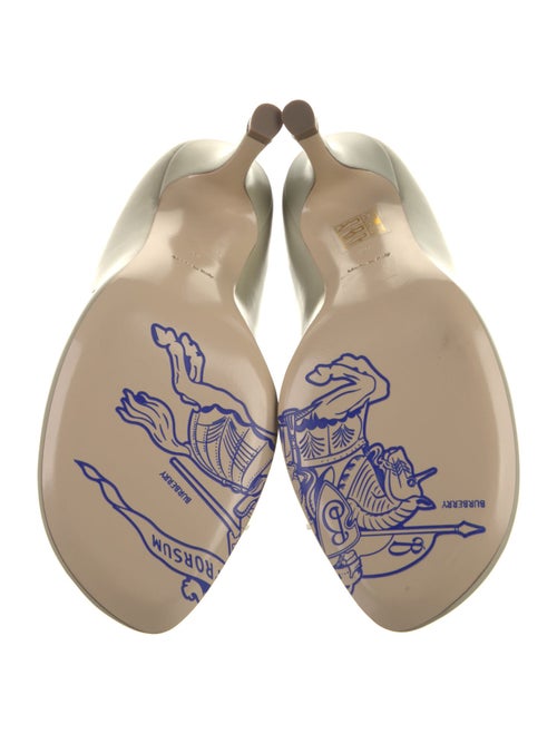 Burberry Leather Pumps