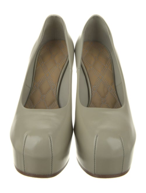 Burberry Leather Pumps