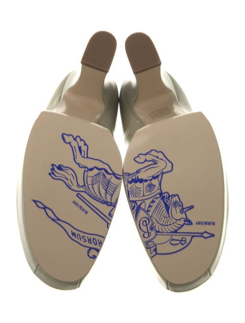 Burberry Leather Pumps